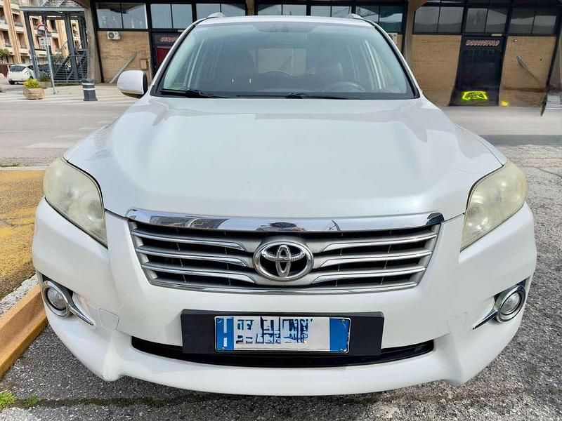 Usata Toyota RAV4 140 CV (102 kW) 2012 Bianco SUV