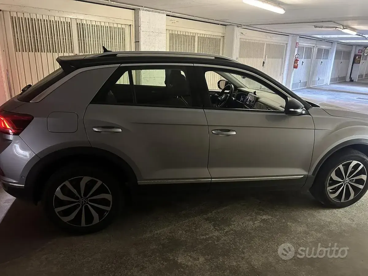 Usata VW T-Roc 110 CV (80 kW) 2023 SUV
