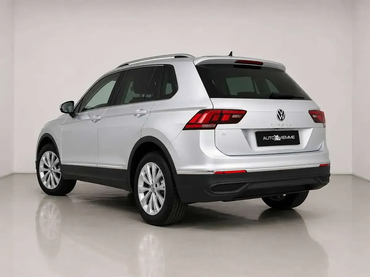Usata VW Tiguan Life 150 CV (110 kW) 2023 Argento SUV