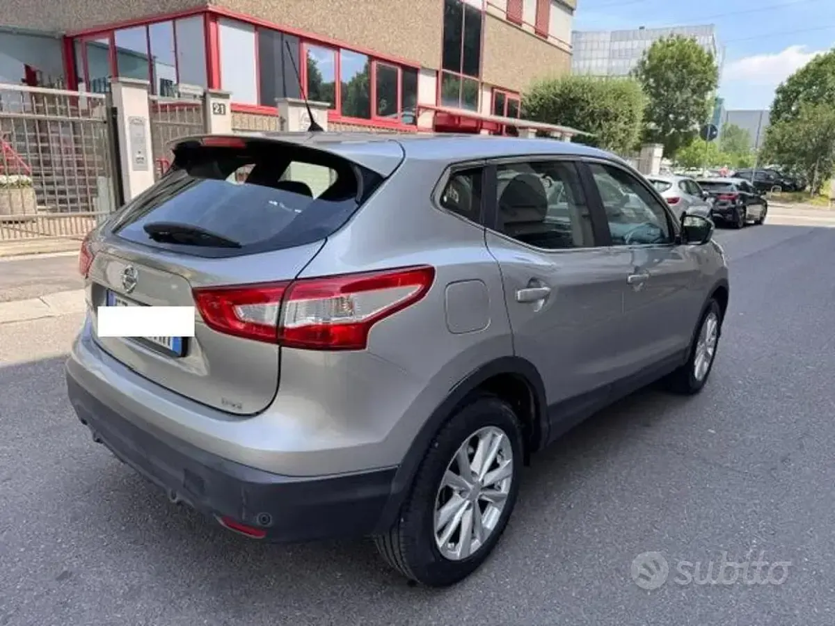 Usata Nissan Qashqai 116 CV (85 kW) 2015 Grigio SUV