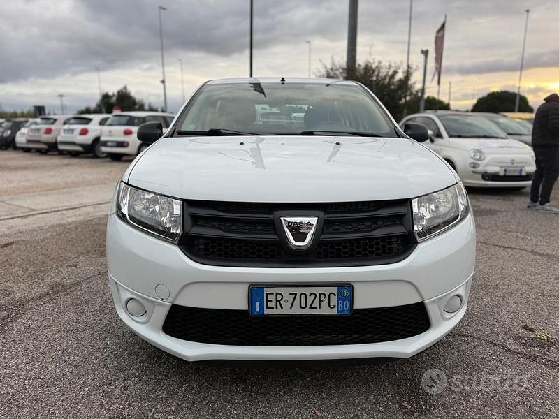 Usata Dacia Sandero Ambiance 75 CV (55 kW) 2013 Bianco Berlina