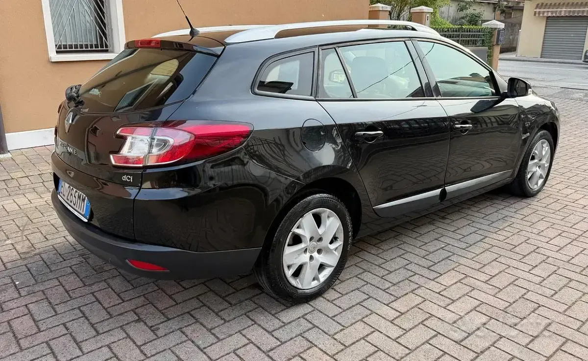 Usata Renault Mégane GrandTour 90 CV (66 kW) 2011 Nero Station wagon