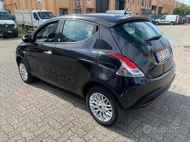 Usata Lancia Ypsilon Gold 80 CV (58 kW) 2012 Nero Utilitaria