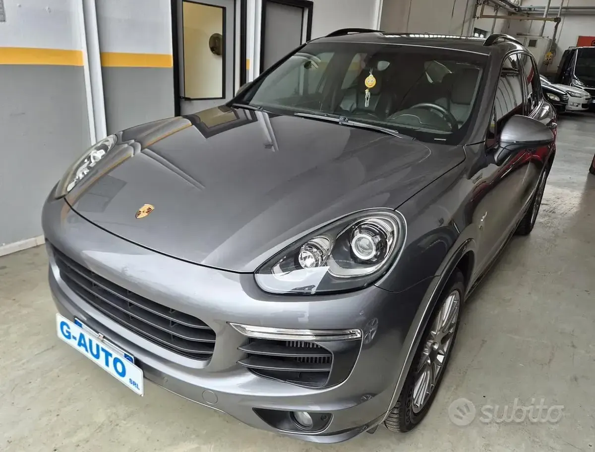Usata Porsche Cayenne 250 CV (183 kW) 2015 Grigio SUV