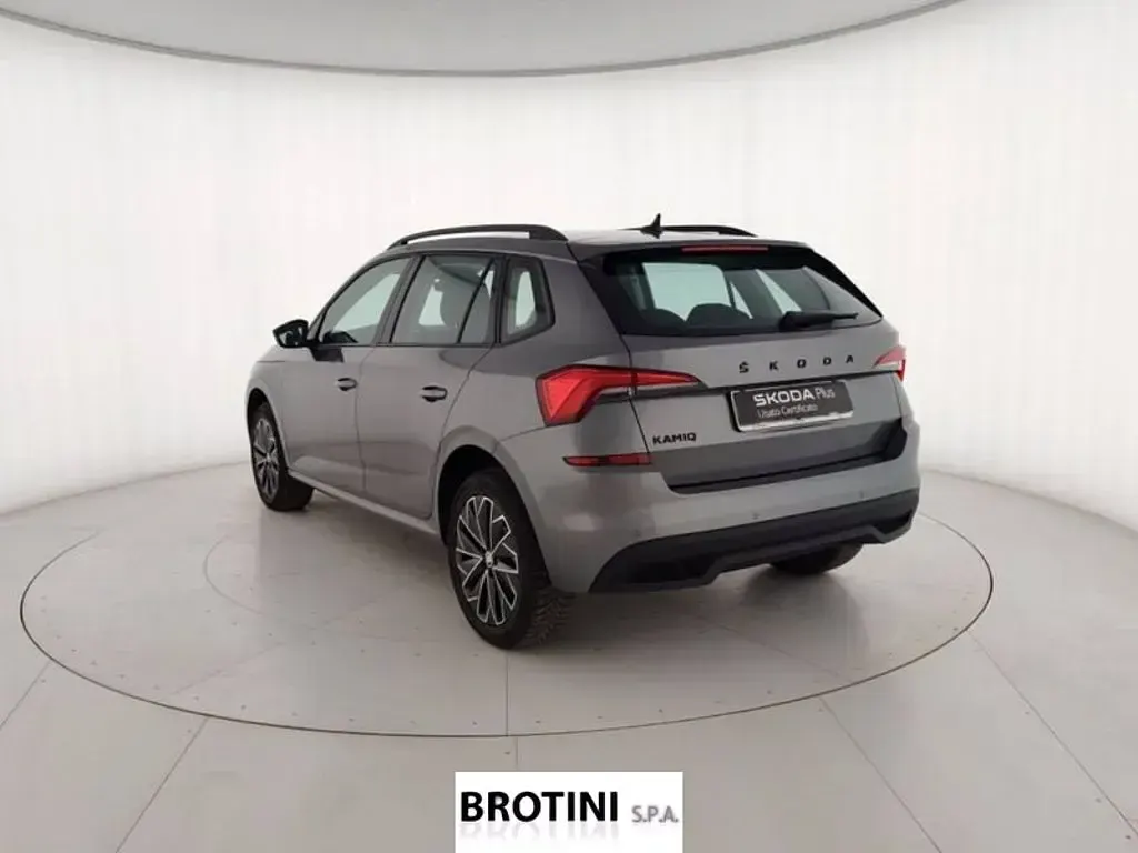 Usata Skoda Kamiq 150 CV (110 kW) 2023 Grigio metallizzato SUV