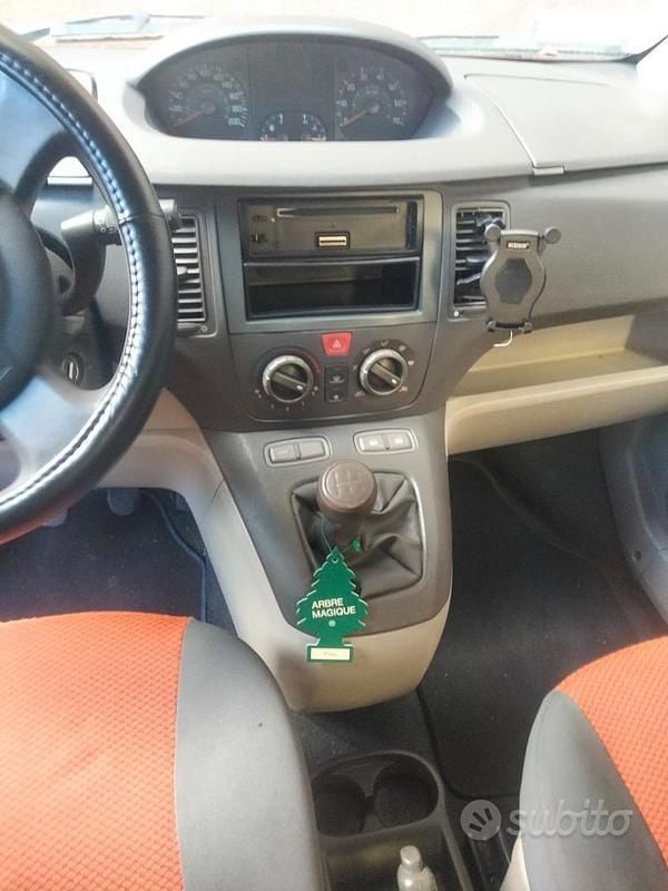 Usata Fiat Idea 70 CV (51 kW) 2004 Grigio Monovolume
