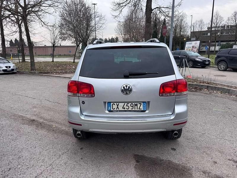 Usata VW Touareg 224 CV (164 kW) 2005 Grigio SUV