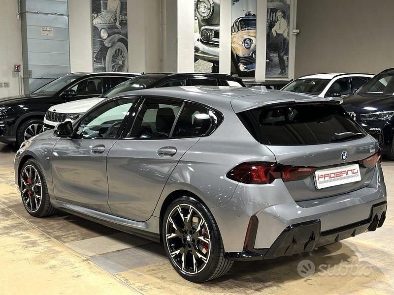 Usata BMW 118 M Sport 150 CV (110 kW) 2024 Skyscraper grau Utilitaria
