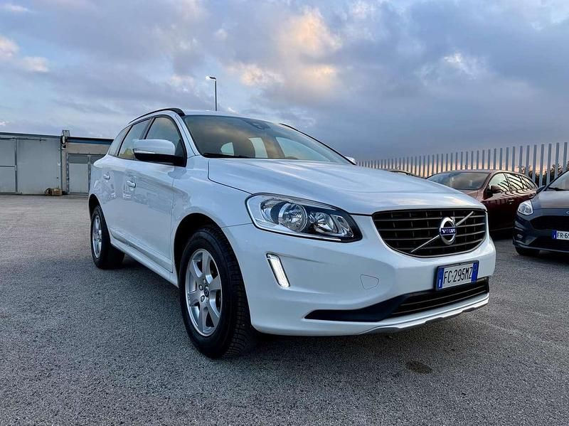 Usata Volvo XC60 Business Edition 150 CV (110 kW) 2016 Bianco SUV