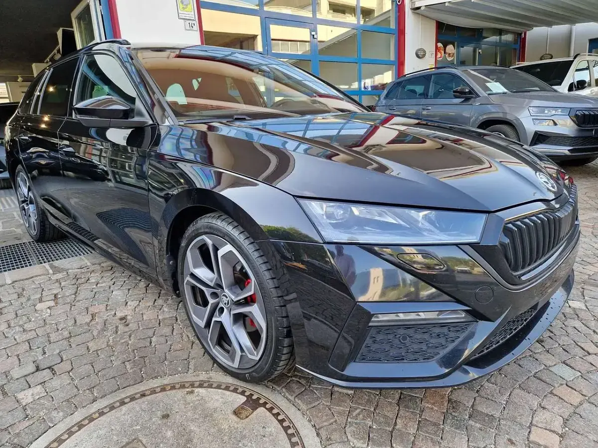 Usata Skoda Octavia RS 200 CV (147 kW) 2023 Schwarzmagic perleffekt Station wagon