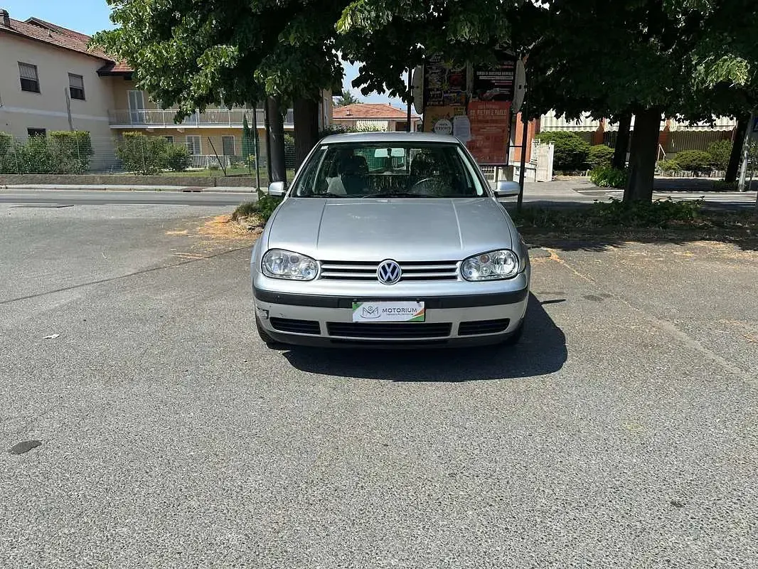 Usata VW Golf IV 75 CV (55 kW) 2001 Argento Berlina