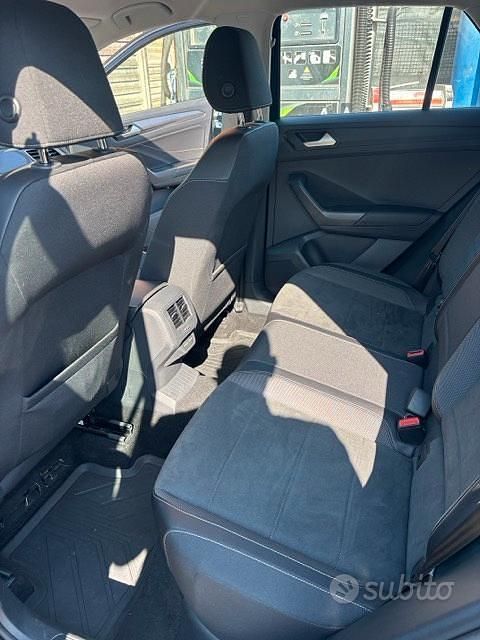 Usata VW T-Roc Style 110 CV (80 kW) 2023 Nero SUV