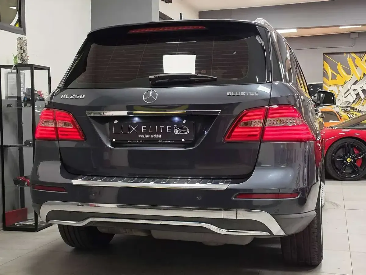 Usata Mercedes ML250 AMG 204 CV (150 kW) 2013 Grigio tenore metallizzato SUV
