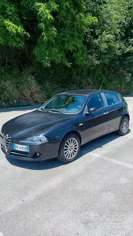 Usata Alfa Romeo 147 120 CV (88 kW) 2008 Nero Utilitaria