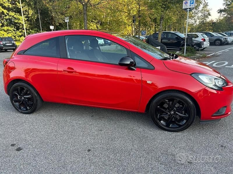 Usata Opel Corsa Cosmo 75 CV (55 kW) 2015 Rosso Coupé