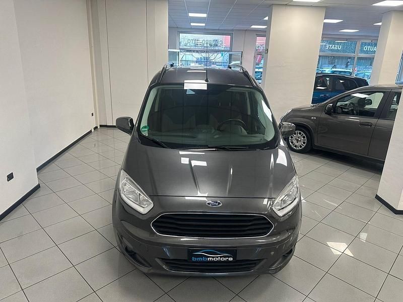 Usata Ford Tourneo Courier Titanium 101 CV (74 kW) 2018 Grigio Monovolume