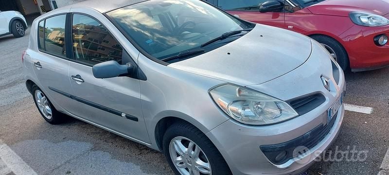 Usata Renault Clio III 86 CV (63 kW) 2007 Grigio Utilitaria