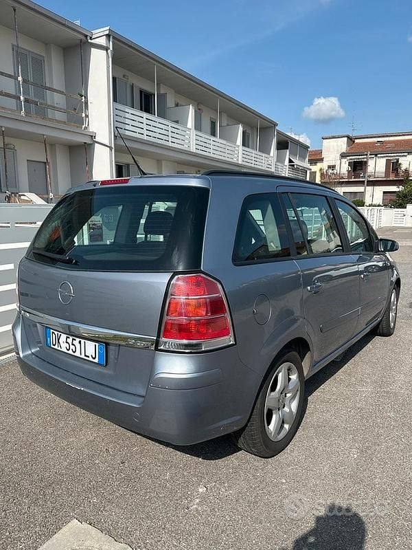 Usata Opel Zafira Enjoy 120 CV (88 kW) 2007 Grigio Monovolume