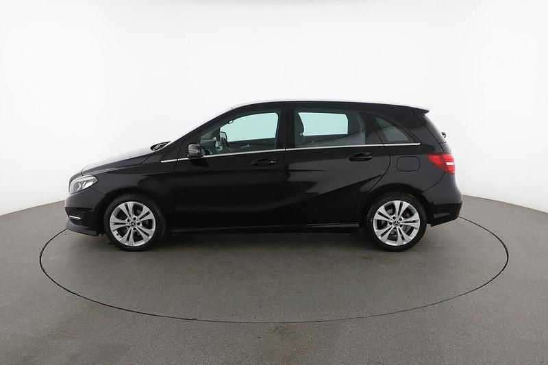 Usata Mercedes B180 110 CV (80 kW) 2018 Nero Monovolume
