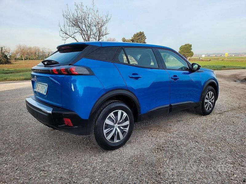 Usata Peugeot 2008 Active 110 CV (80 kW) 2022 Blu SUV