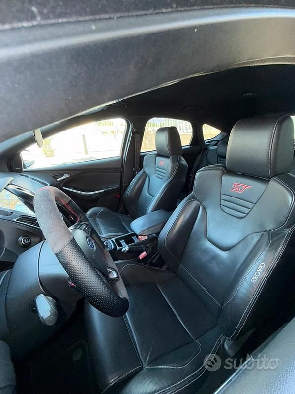 Usata Ford Focus ST 185 CV (136 kW) 2015 Nero Berlina