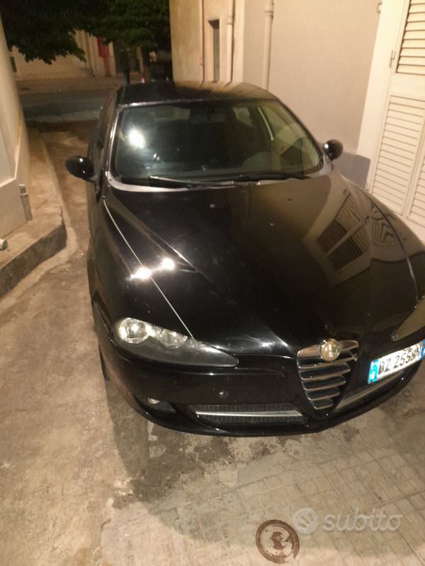 Usata 2002 Alfa Romeo 147 Due volumi | 400 € (Super prezzo) - Immagine 1/4