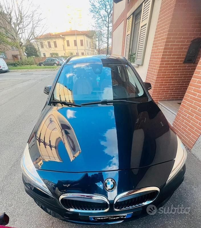 Usata BMW 218 Luxury Line 150 CV (110 kW) 2017 Blu Station wagon