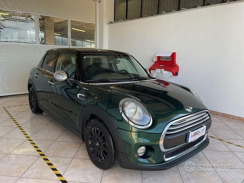 Usata Mini ONE 102 CV (75 kW) 2016 Verde Utilitaria