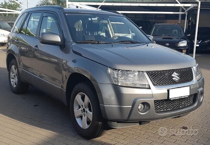 Usata Suzuki Grand Vitara 140 CV (102 kW) 2008 Grigio SUV