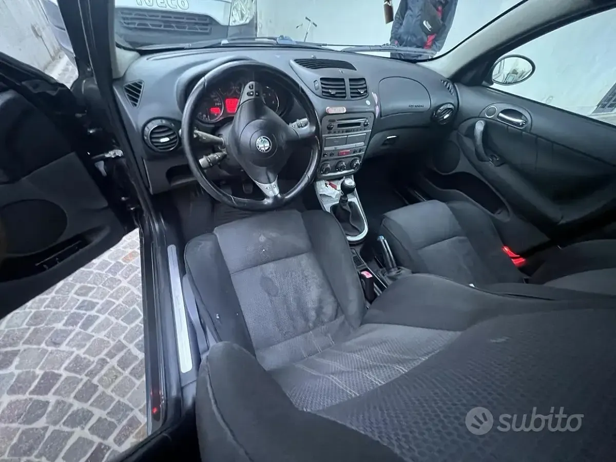 Usata Alfa Romeo 147 150 CV (110 kW) 2007 Nero Utilitaria