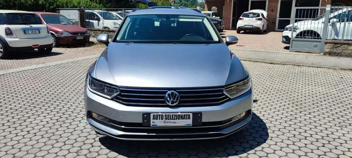 Usata VW Passat Business 120 CV (88 kW) 2019 Argento Station wagon