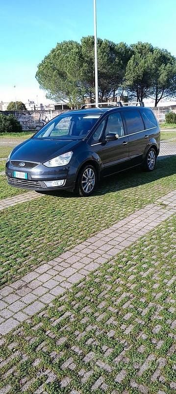 Begagnad Ford Galaxy S 2010 Grå Minibuss