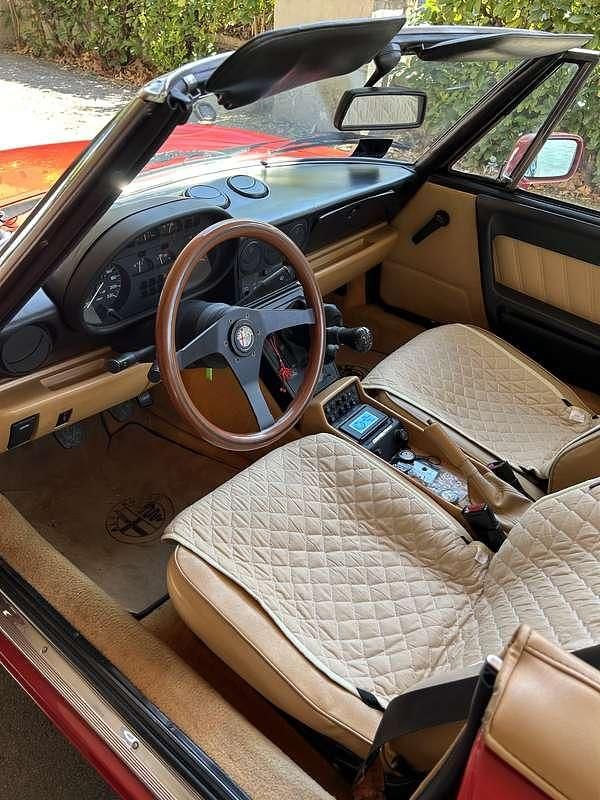 Usata Alfa Romeo Spider 117 CV (86 kW) 1990 Rosso Cabrio