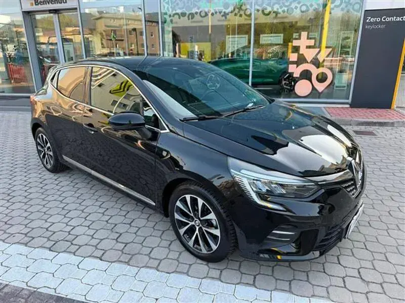 Usata Renault Clio Techno 145 CV (106 kW) 2023 Nero Utilitaria