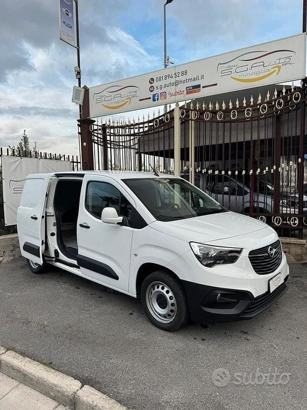 Usata Opel Combo Edition 101 CV (74 kW) 2019 Bianco Monovolume