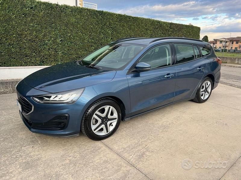 Usado Ford Focus Business Edition 120 HP (88 kW) 2022 Azul Carrinha