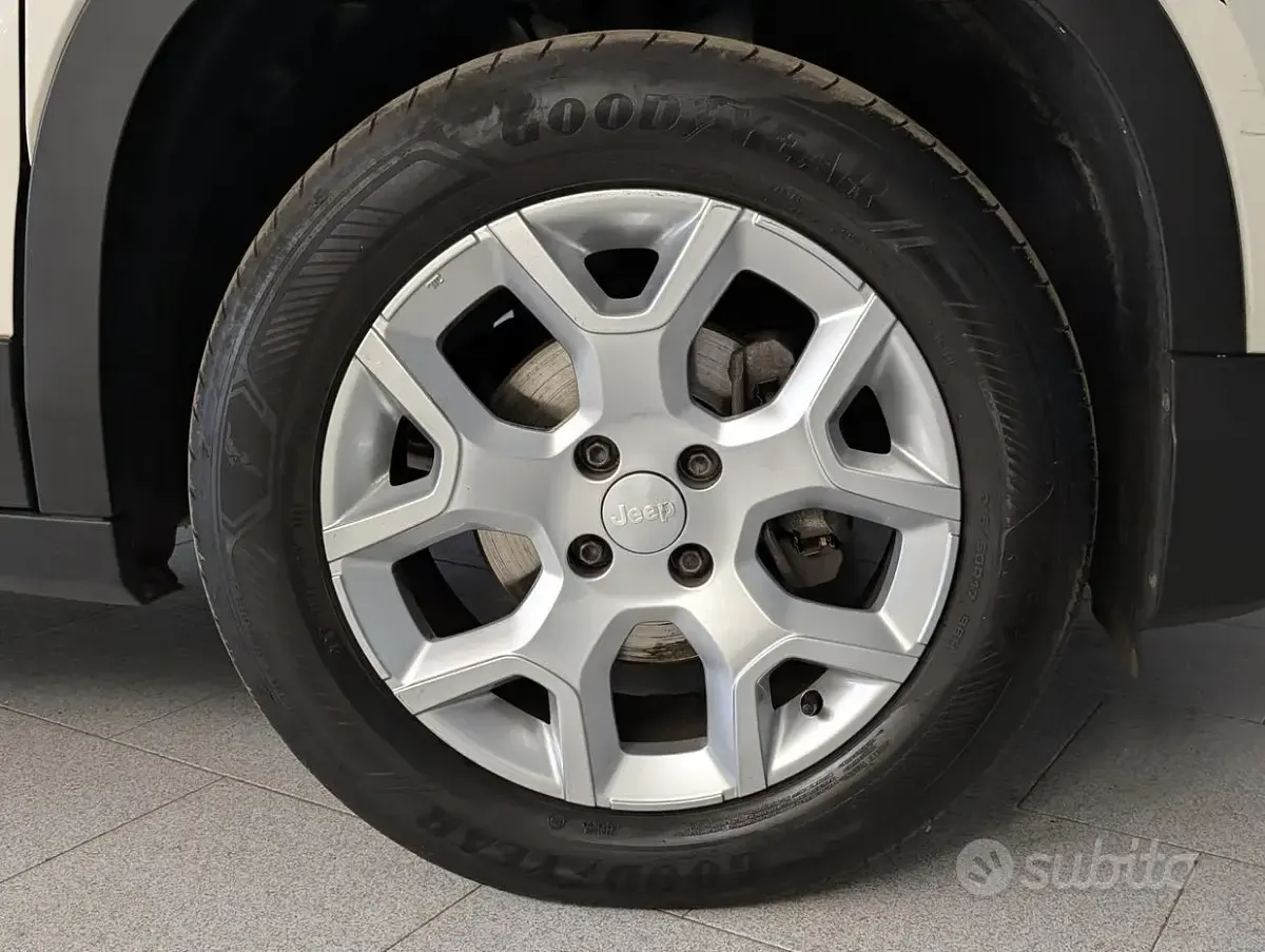 Usata Jeep Avenger Altitude 101 CV (74 kW) 2024 Bianco SUV