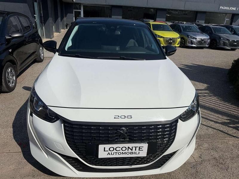 Begagnad Peugeot 208 Allure 101 HK (74 kW) 2022 Vit Halvkombi