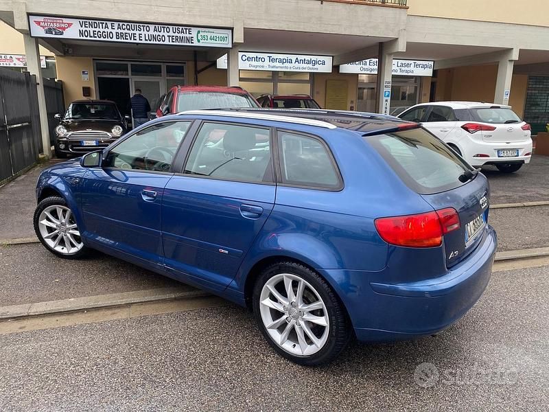 Blu Usata 2005 Audi A3 Ambition Tre volumi | 1900 € (Buon prezzo) - Immagine 1/4