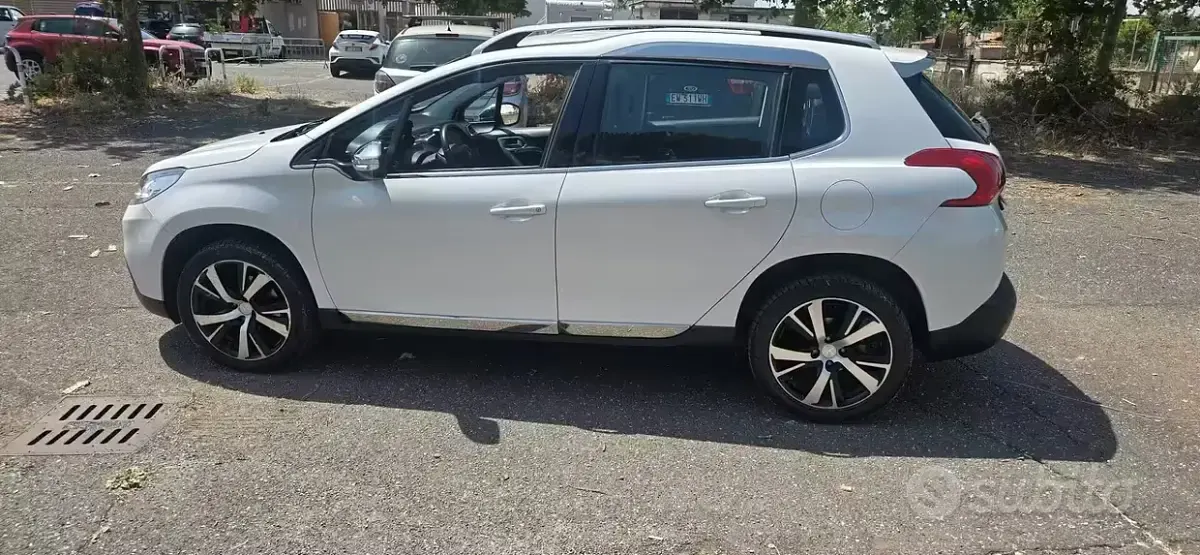 Usata Peugeot 2008 Allure 115 CV (84 kW) 2014 Bianco SUV