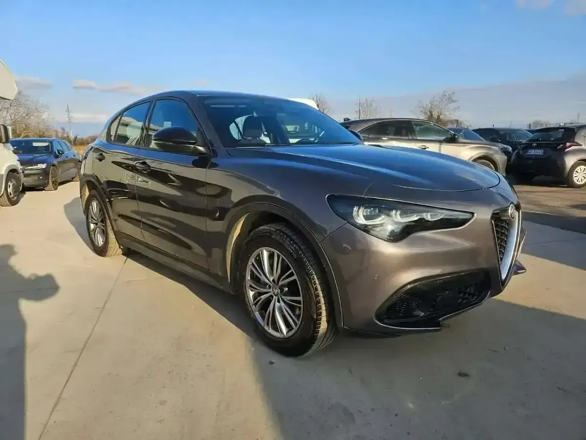 Usata Alfa Romeo Stelvio Super 209 CV (153 kW) 2023 Nero SUV