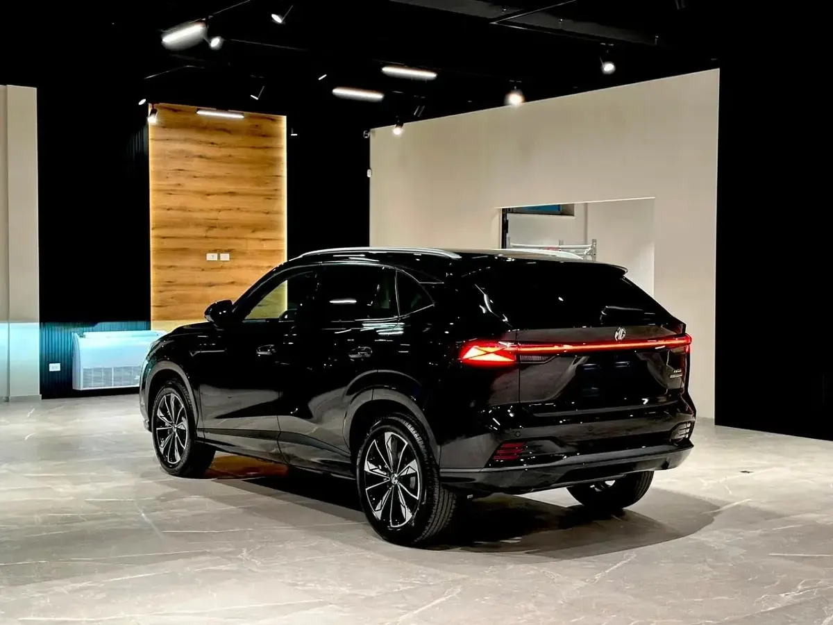 Nuova MG HS Luxury 142 CV (104 kW) 2026 Nero SUV