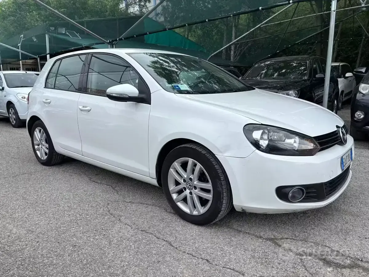 Usata VW Golf VI Highline 105 CV (77 kW) 2010 Bianco Utilitaria