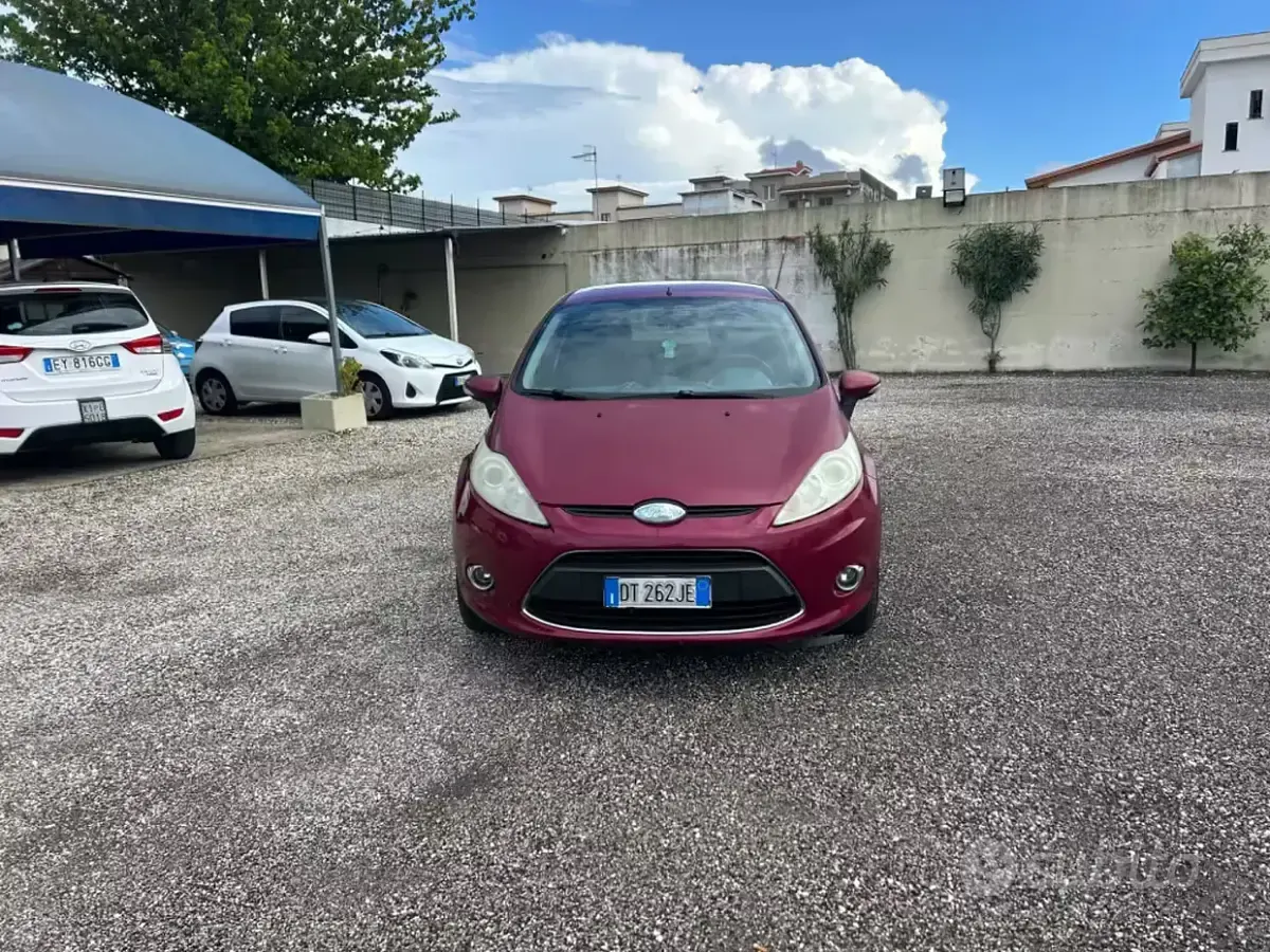 Gebraucht Ford Fiesta Titanium 68 PS (50 kW) 2009 Violett Limousine
