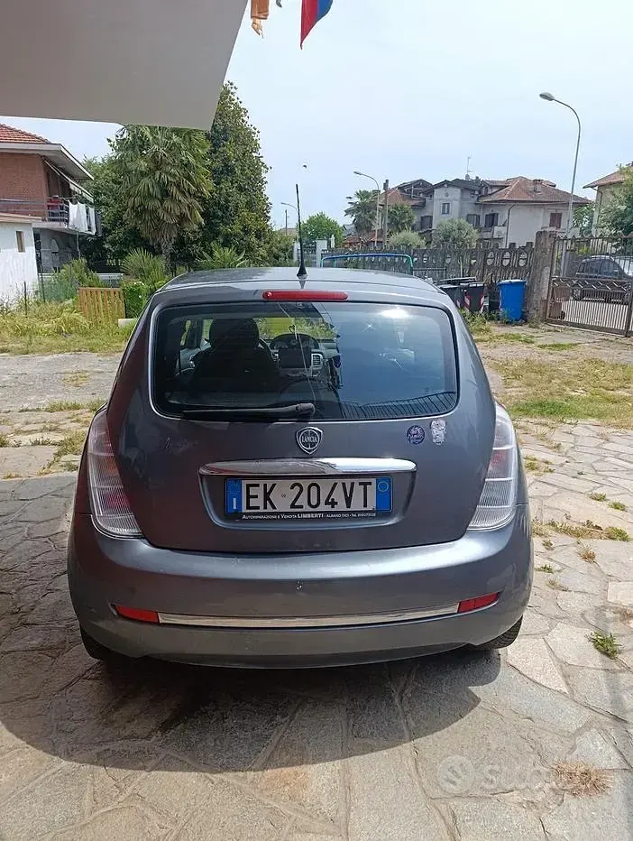 Usata Lancia Ypsilon 77 CV (56 kW) 2012 Utilitaria