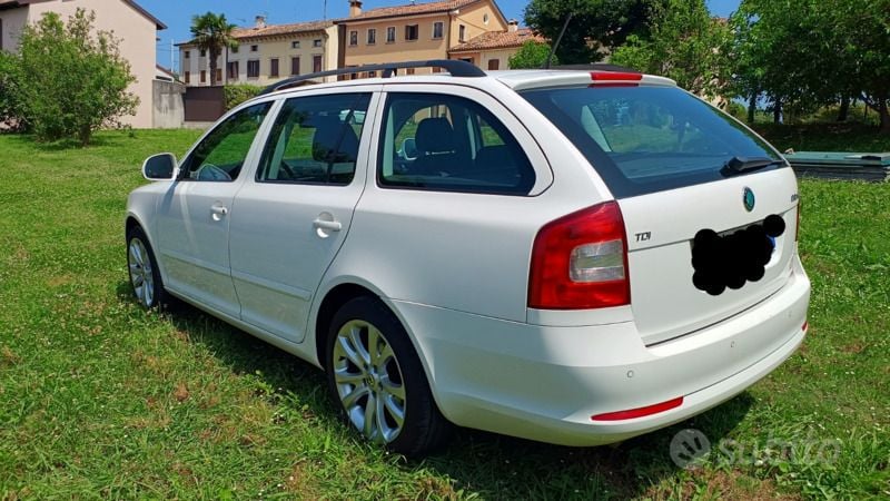 Usata Skoda Octavia Ambition 102 CV (75 kW) 2011 Bianco Station wagon