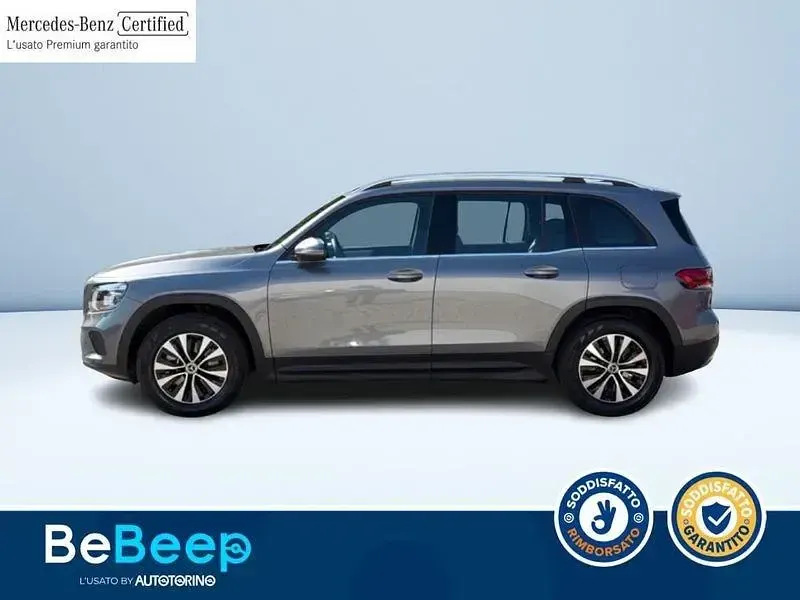 Usata Mercedes GLB200 150 CV (110 kW) 2023 Grigio metallizzato SUV