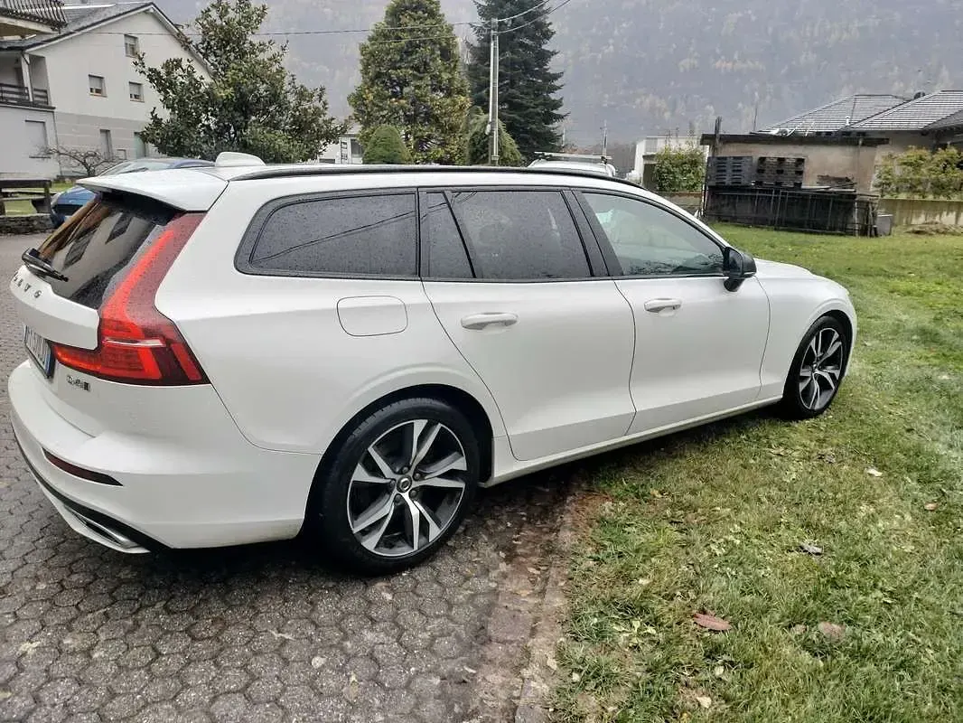 Usata Volvo V60 R-Design 190 CV (139 kW) 2019 Bianco Station wagon