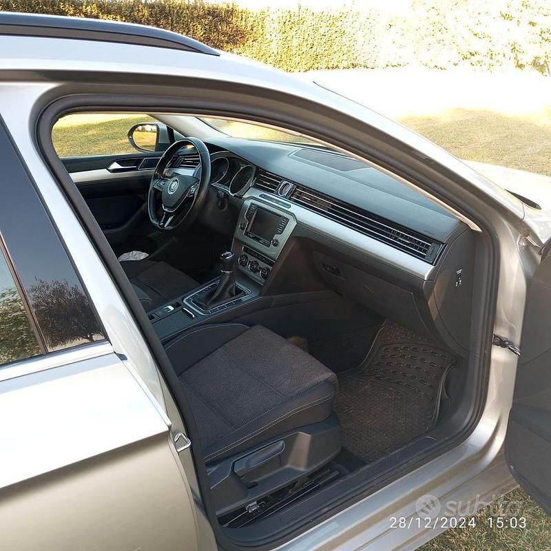 Usata VW Passat 150 CV (110 kW) 2015 Grigio Station wagon