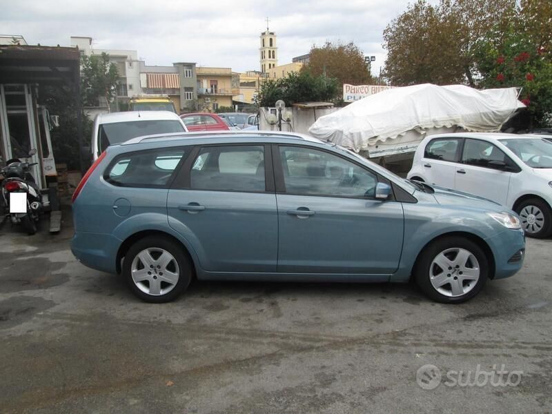 Usata Ford Focus 110 CV (80 kW) 2008 Verde Station wagon